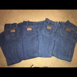 Lot of 4 pair men's Wrangler jeans